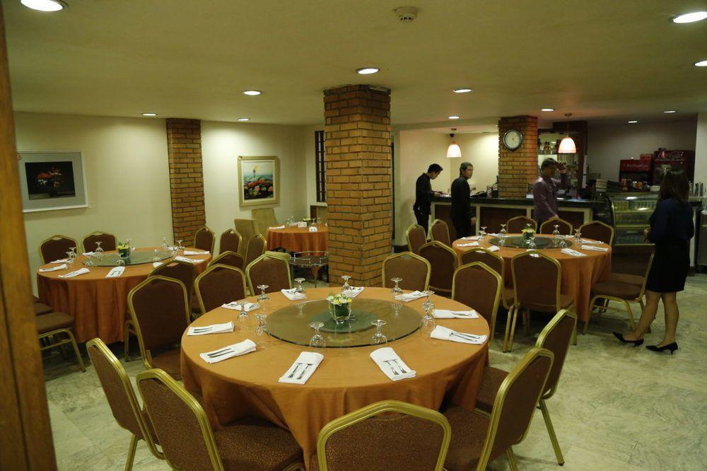 Villa Caceres Hotel Нага Екстер'єр фото
