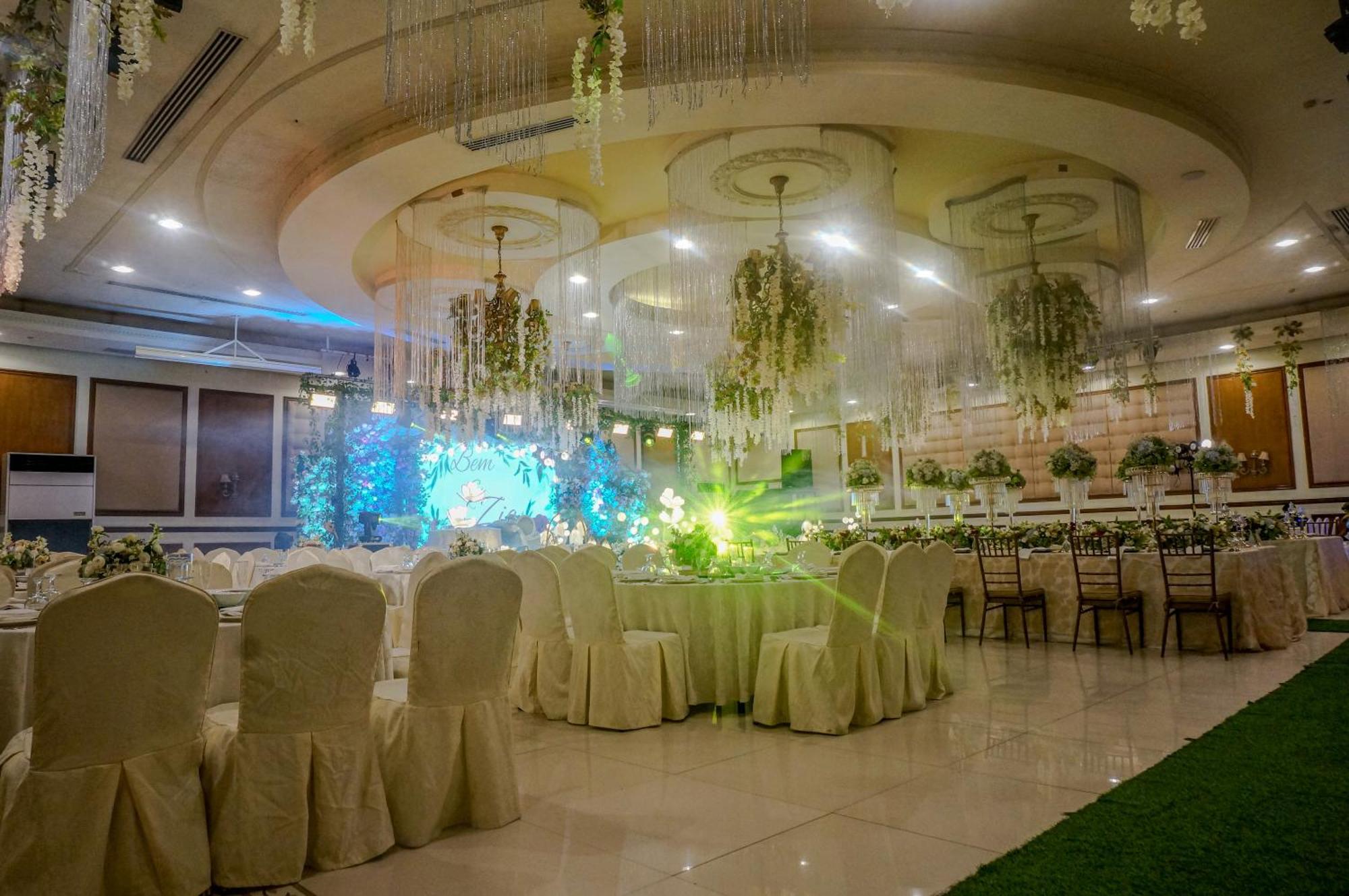 Villa Caceres Hotel Нага Екстер'єр фото