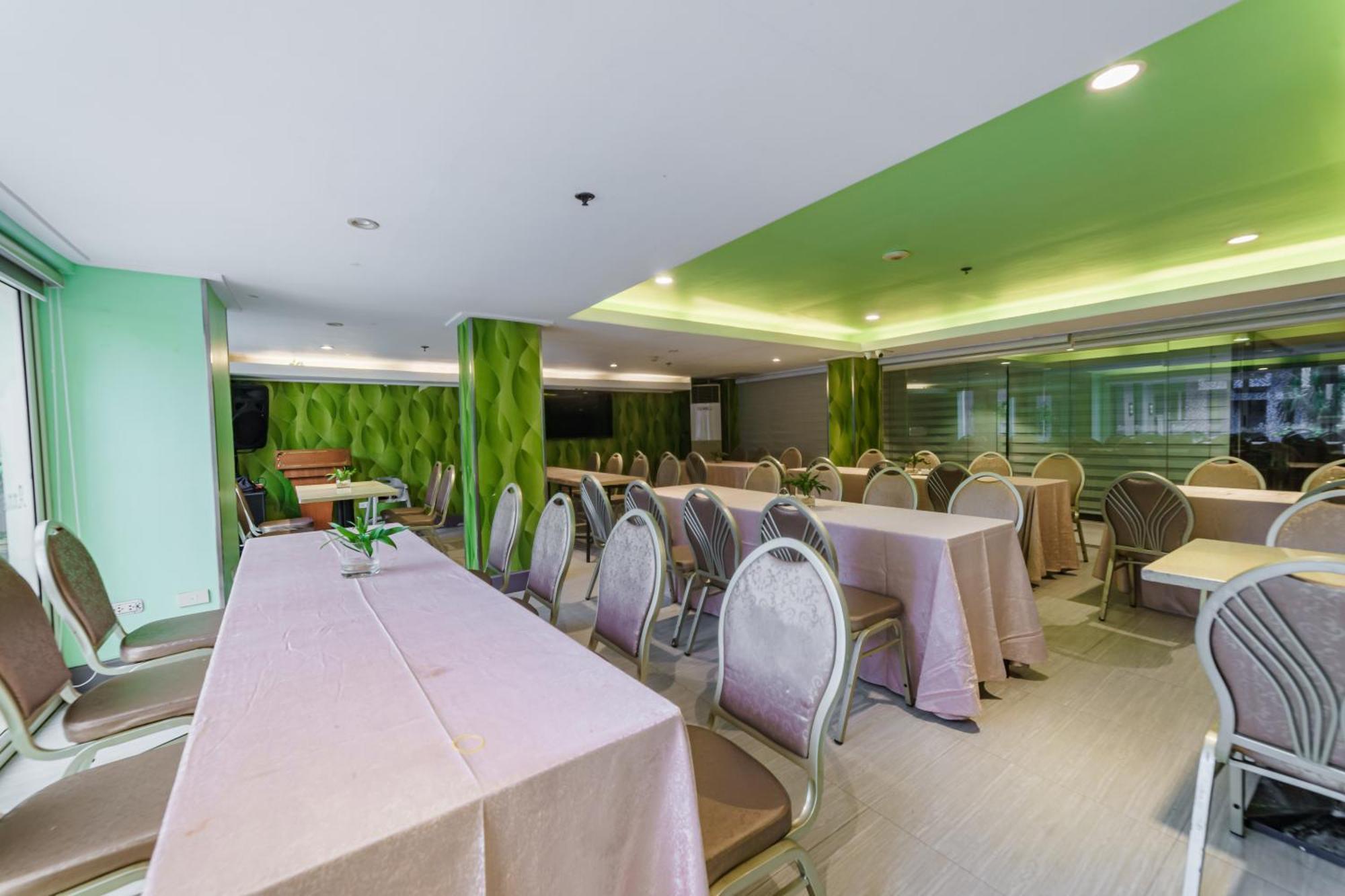 Villa Caceres Hotel Нага Екстер'єр фото