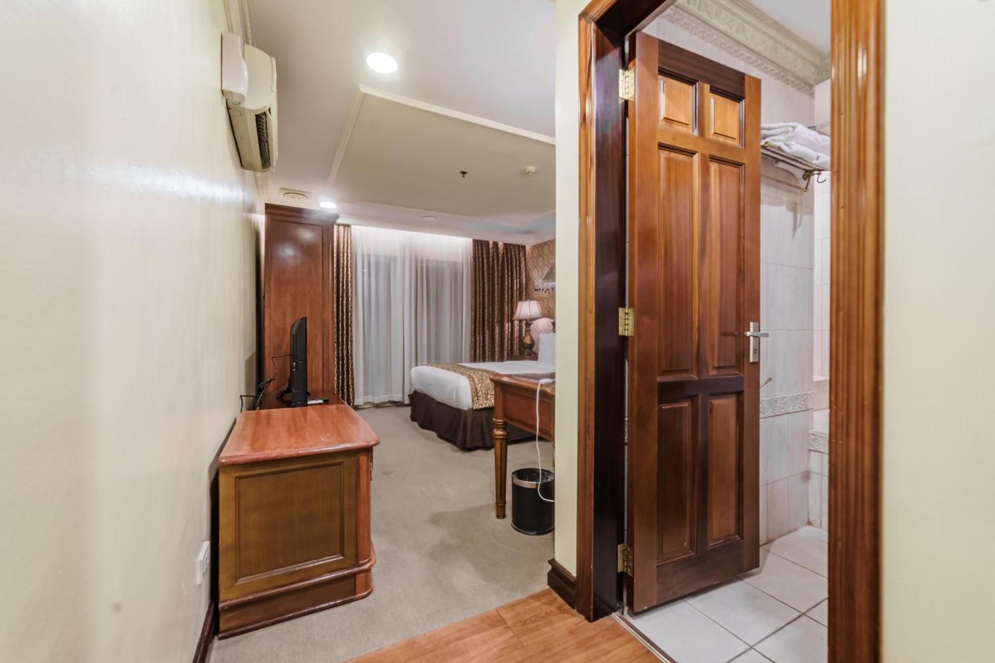 Villa Caceres Hotel Нага Екстер'єр фото