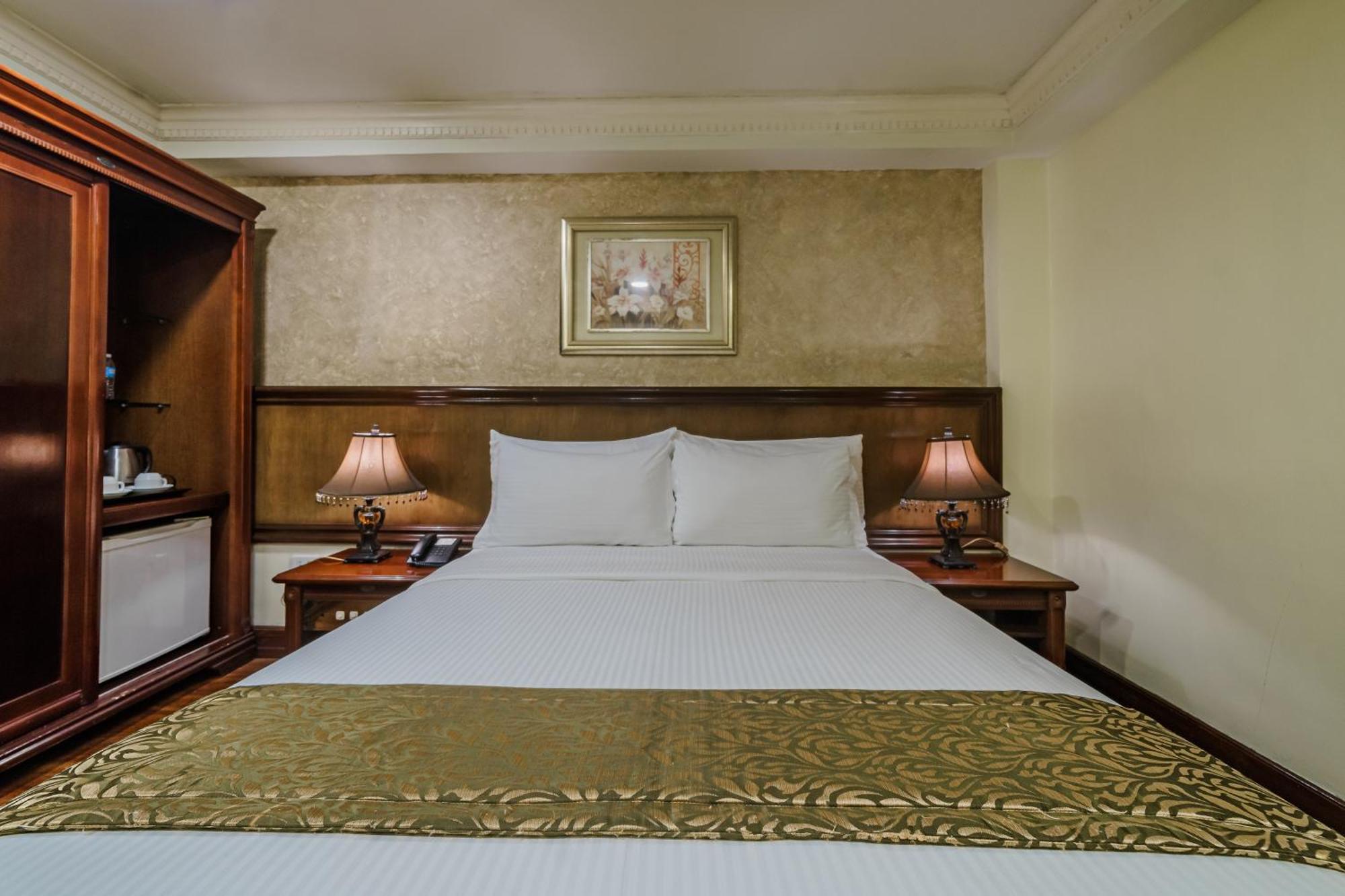 Villa Caceres Hotel Нага Екстер'єр фото