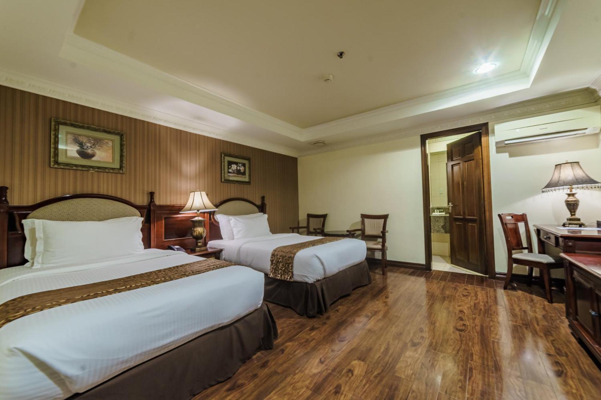 Villa Caceres Hotel Нага Екстер'єр фото