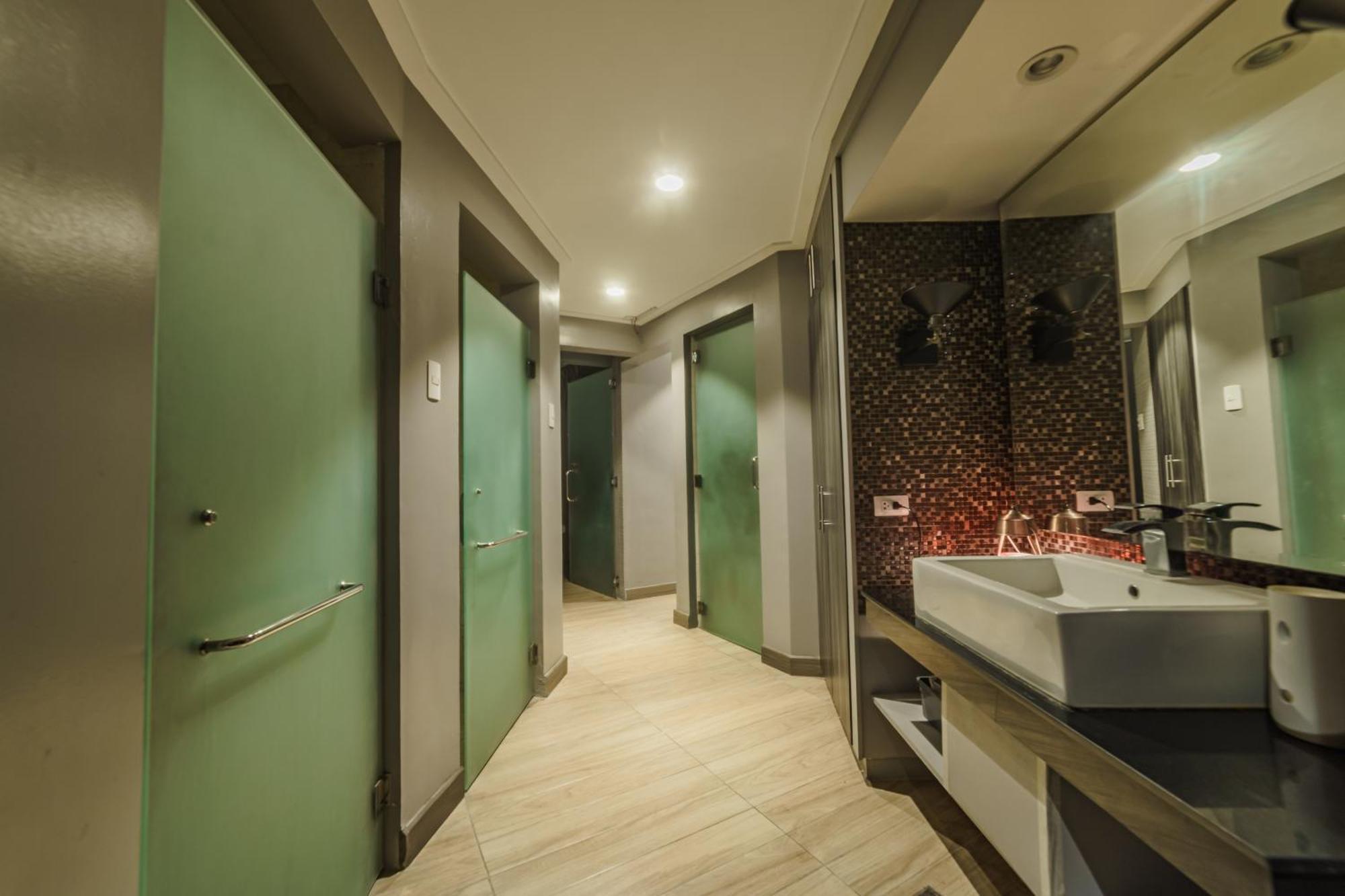 Villa Caceres Hotel Нага Екстер'єр фото