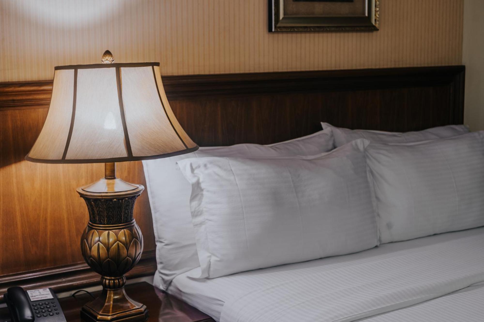 Villa Caceres Hotel Нага Екстер'єр фото