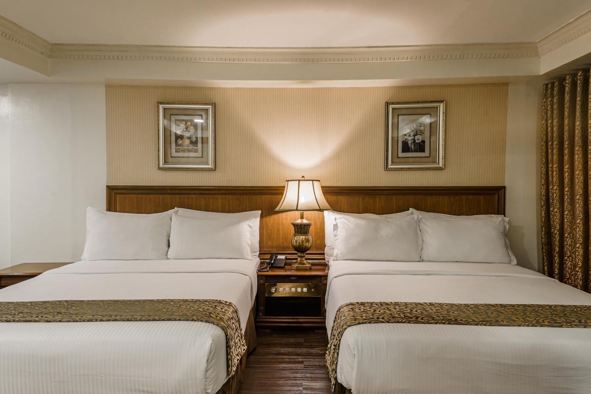 Villa Caceres Hotel Нага Екстер'єр фото