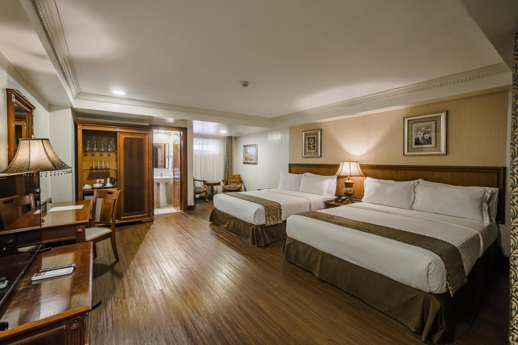 Villa Caceres Hotel Нага Екстер'єр фото