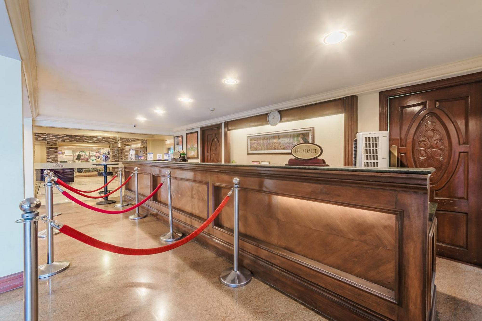 Villa Caceres Hotel Нага Екстер'єр фото